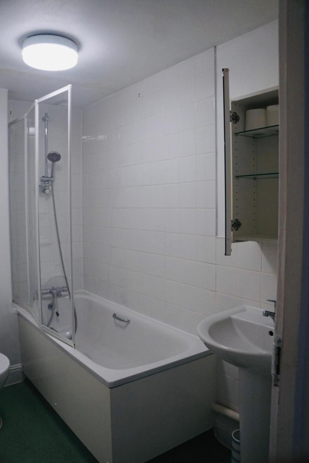 Bustling Western Apartment ลอนดอน ภายนอก รูปภาพ