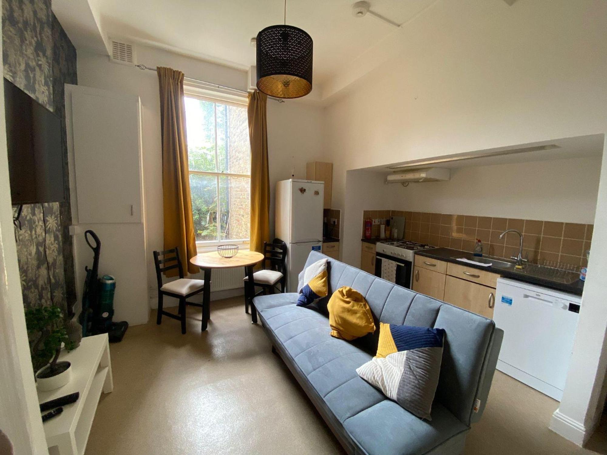 Bustling Western Apartment ลอนดอน ภายนอก รูปภาพ